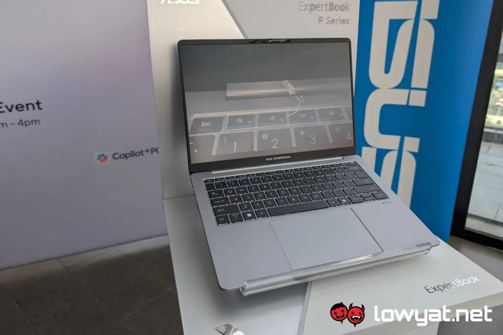 ASUS Expertbook P5 front