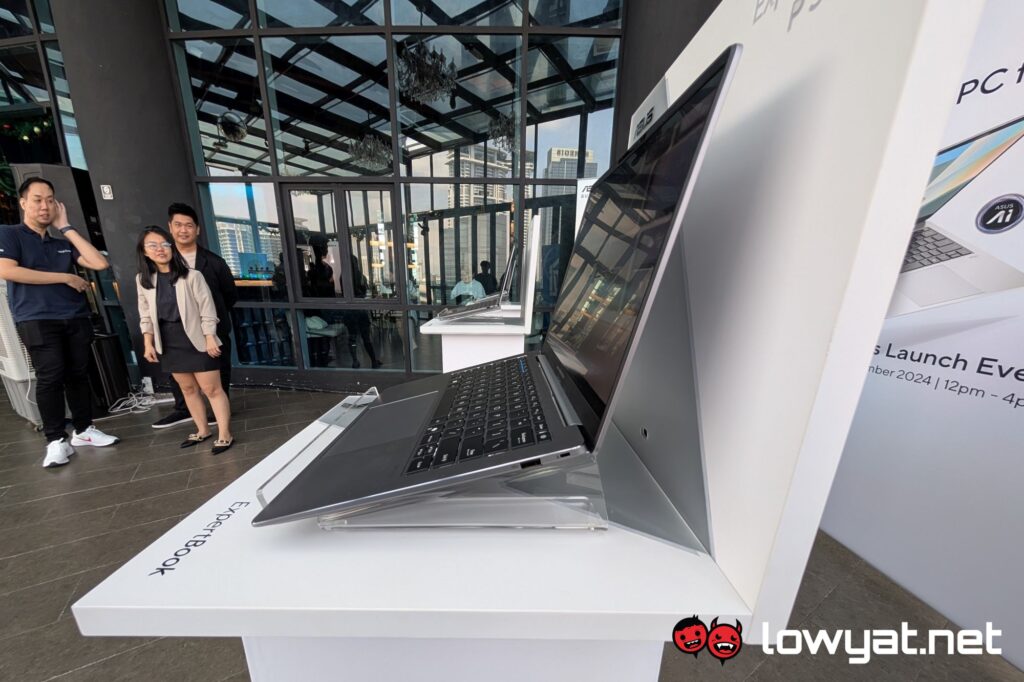ASUS Expertbook P5 right