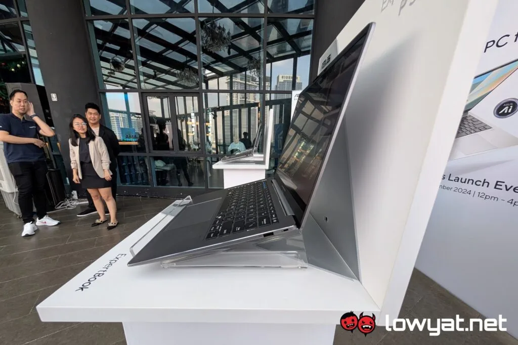 ASUS Expertbook P5 right