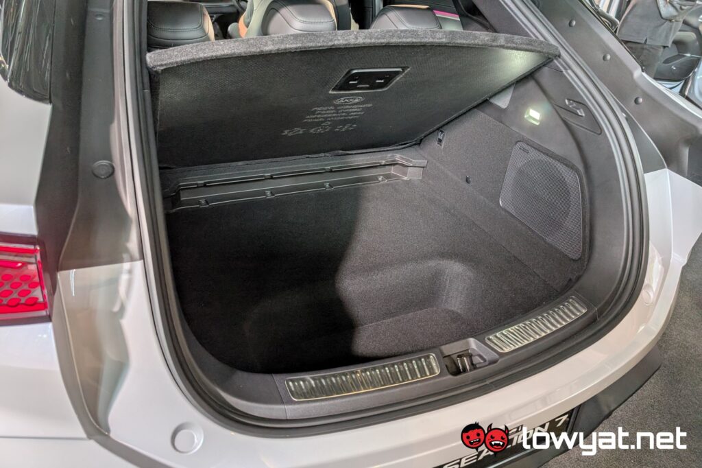 BYD Sealion 7 rear additional space
