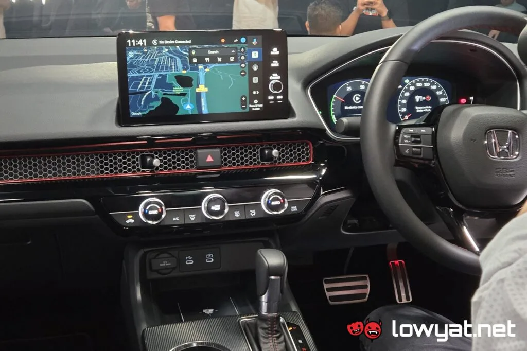 Honda Civic eHEV RS 2025 inside 2