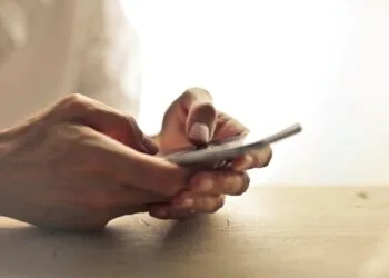Police authorised to inspect mobile phones