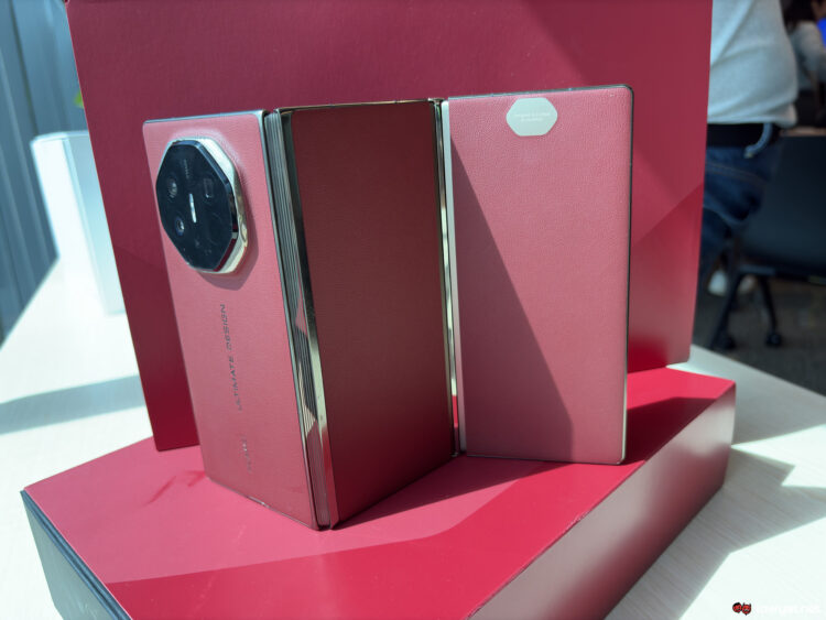 Huawei Mate XT