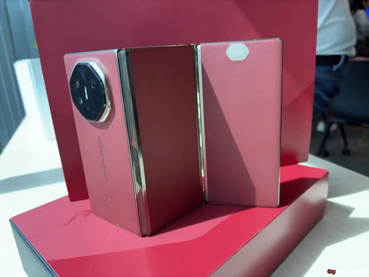 Huawei Mate XT