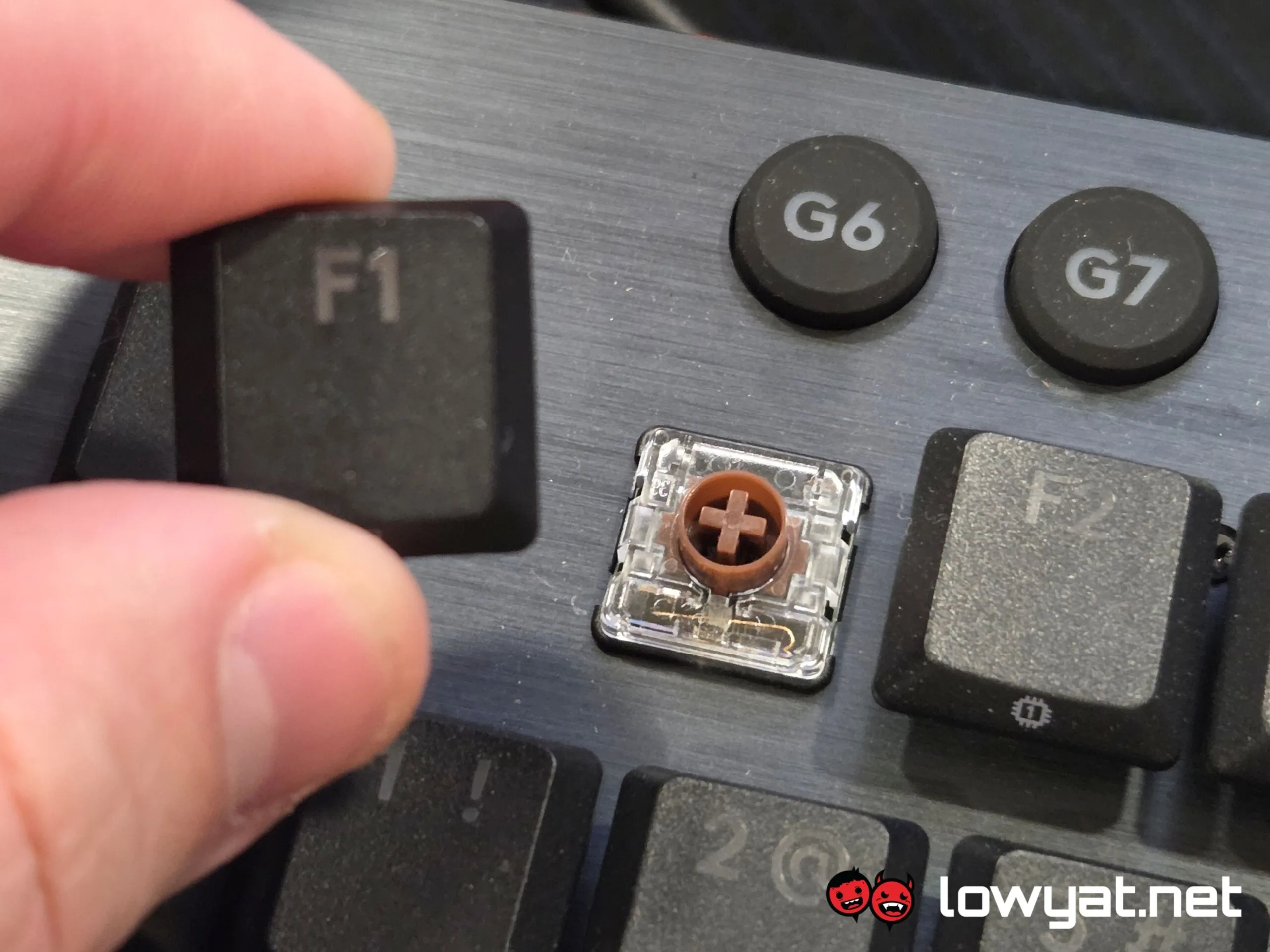 Logitech-G915-X-Lightspeed-11