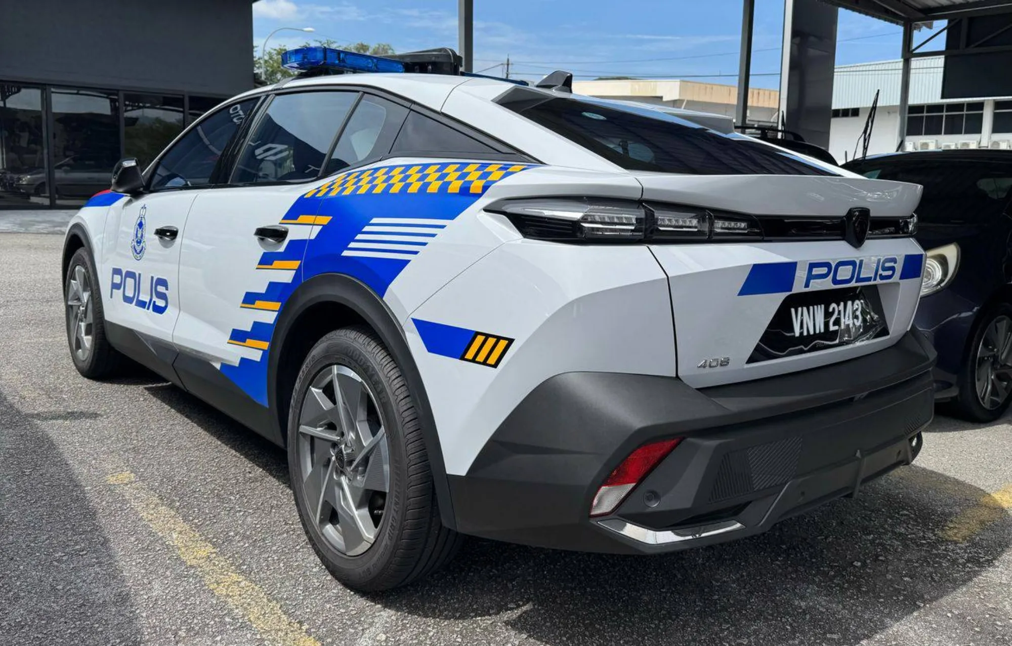 PDRM evaluating Peugeot 408 
