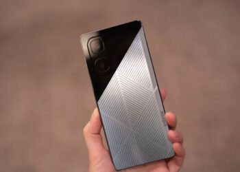 Infinix-Solar-Powered-Battery-Charging-Phone-1