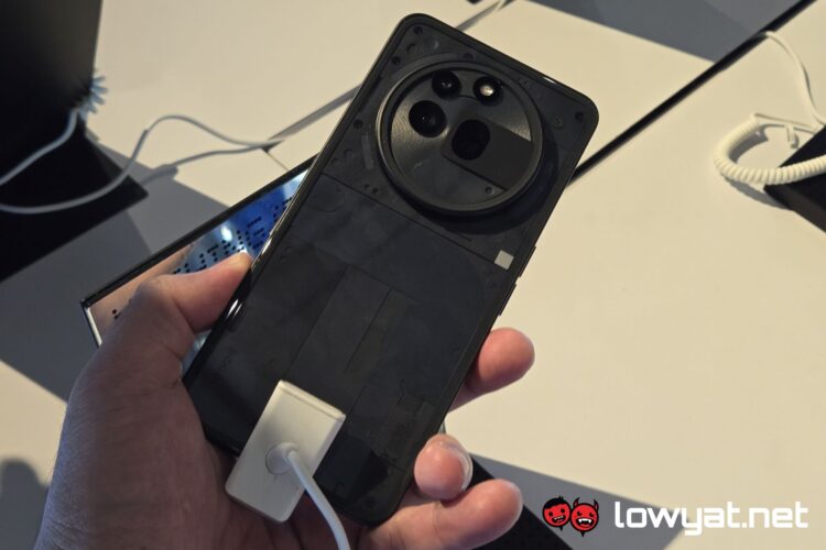 Nothing Phone (3a) Pro black back