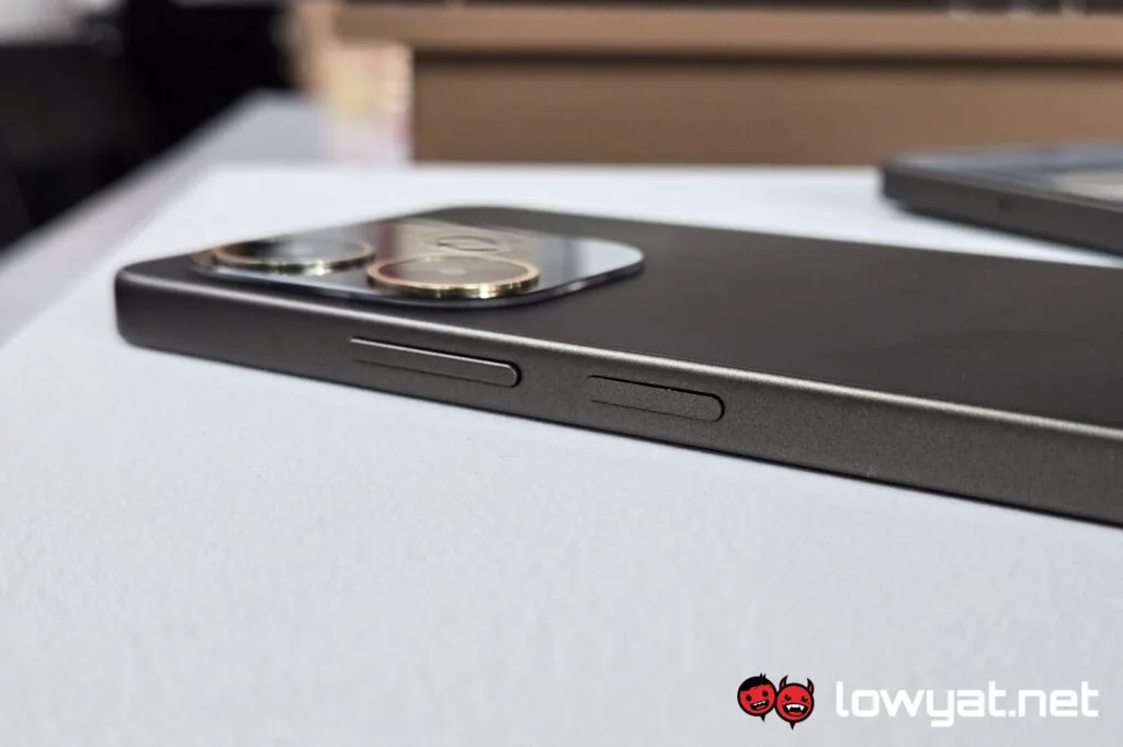 OPPO A5 Pro side