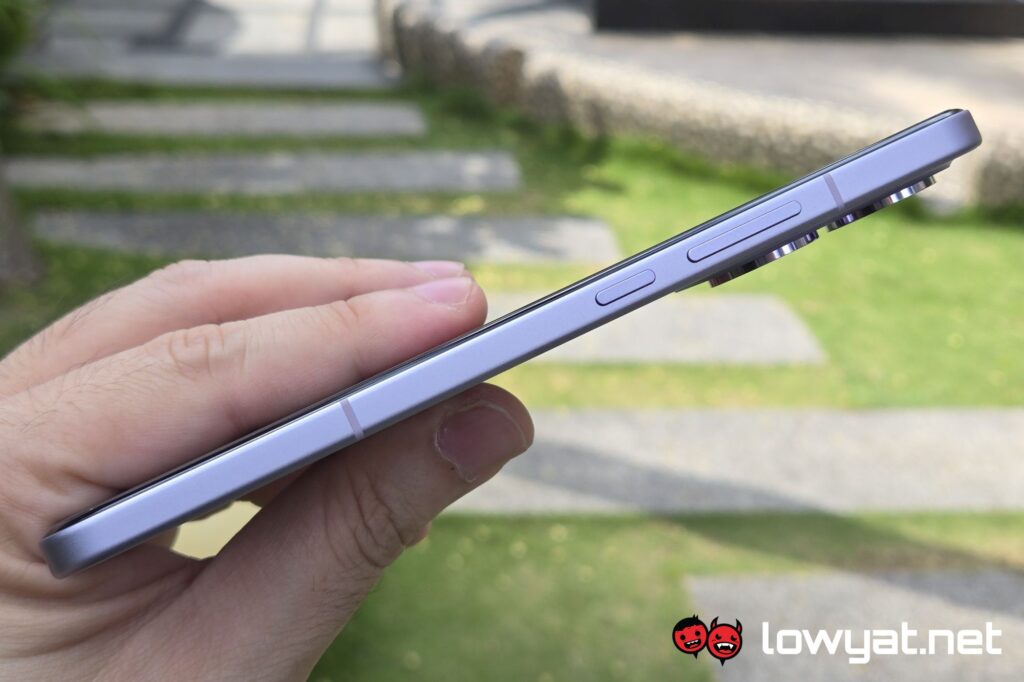 OPPO Reno13 Pro right