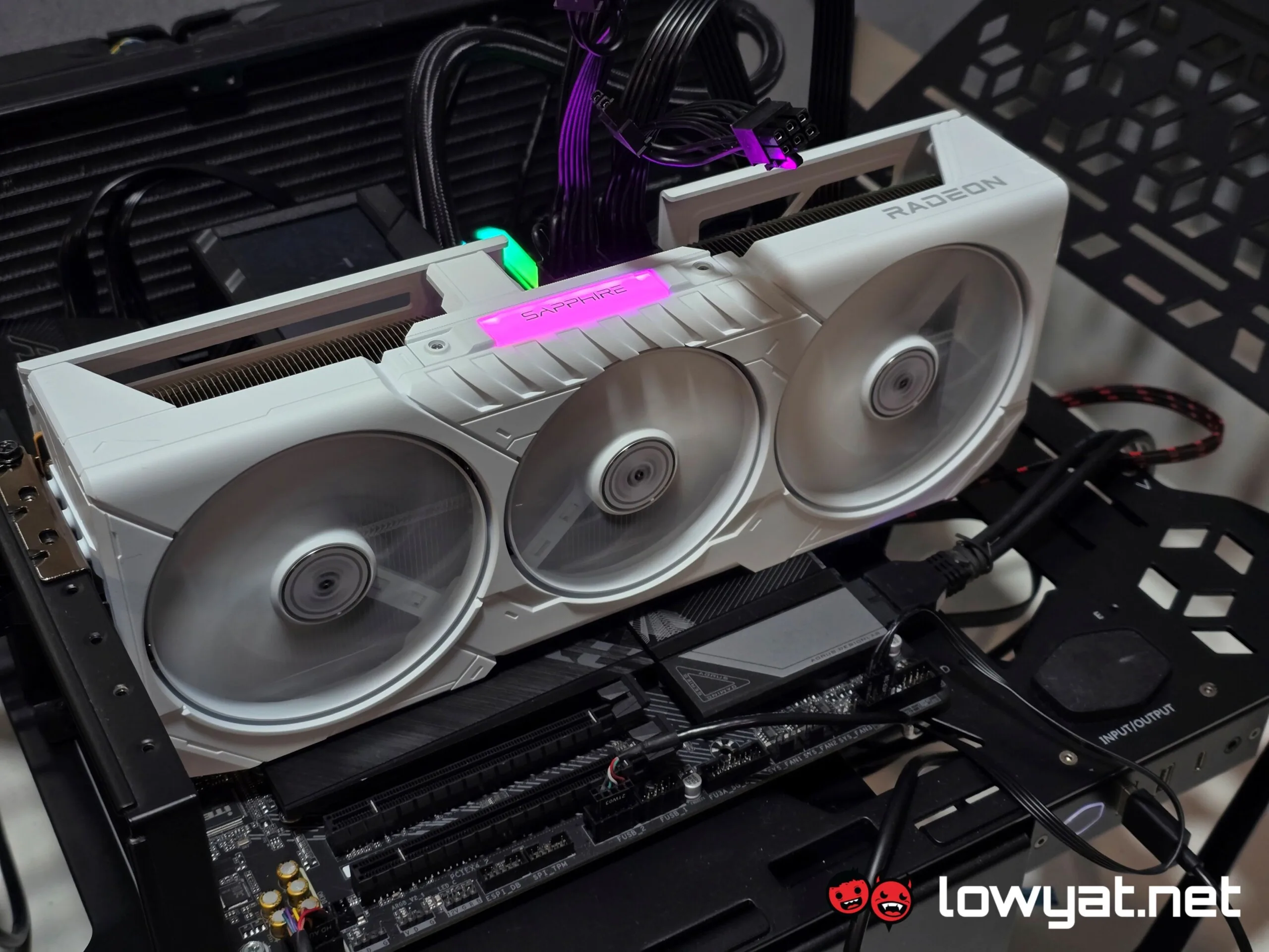 Sapphire-Pure-Radeon-RX-9070-XT-10
