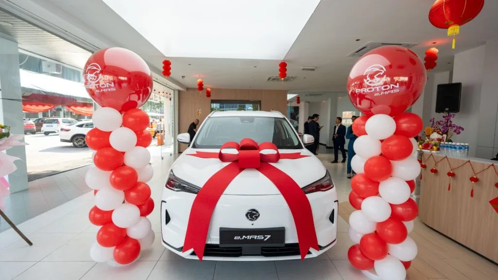 Proton e.MAS Puchong Brand Centre Ribbon Cutting Ceremony