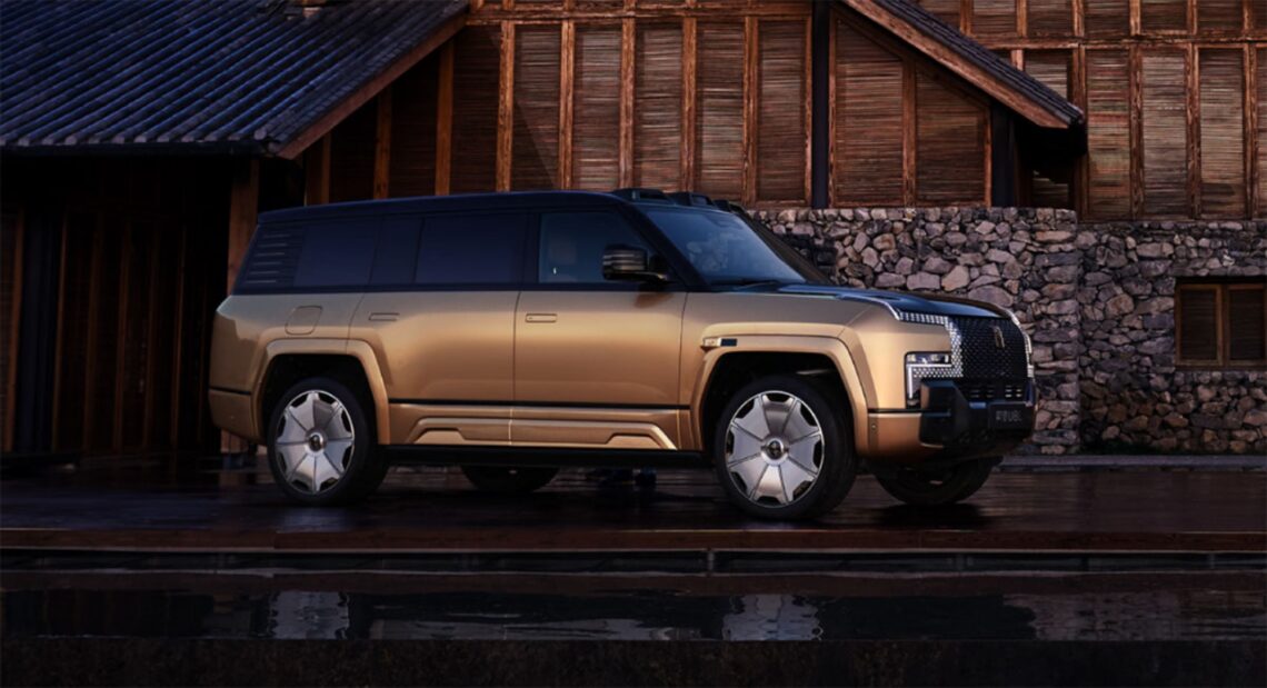Official image of teh BYd Yangwang U8L