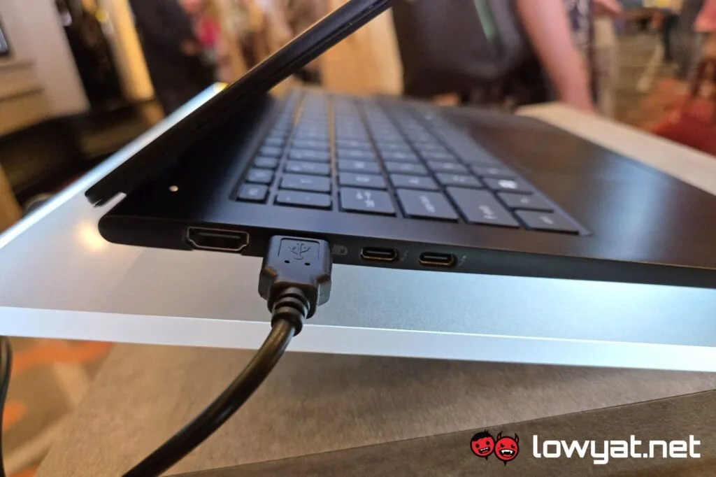 Acer TravelMate P6 14 AI left ports