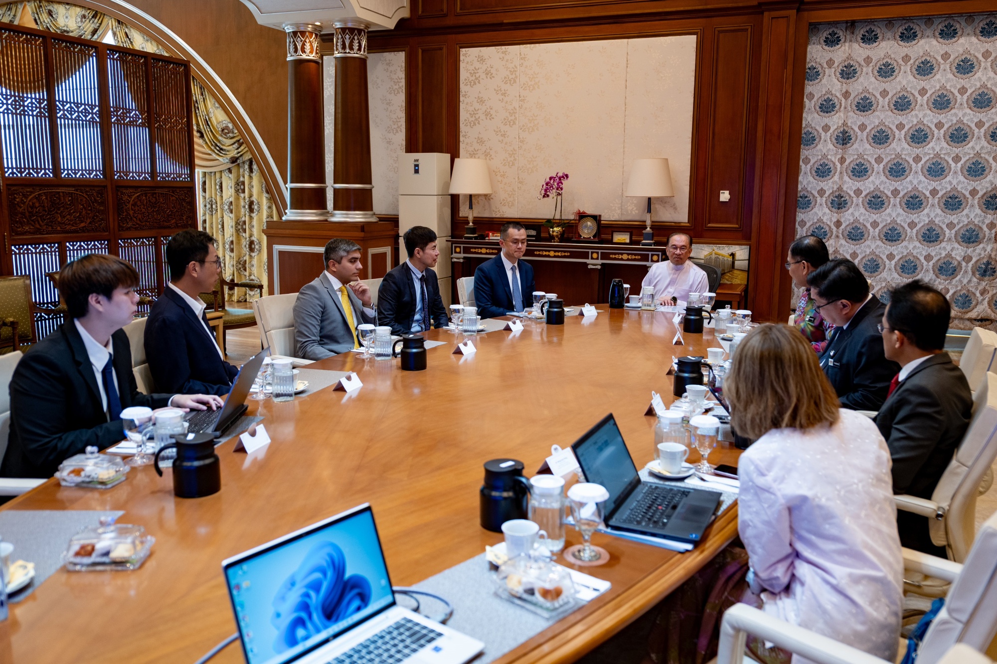 Anwar meets former Binance Founder blockchain Malaysia