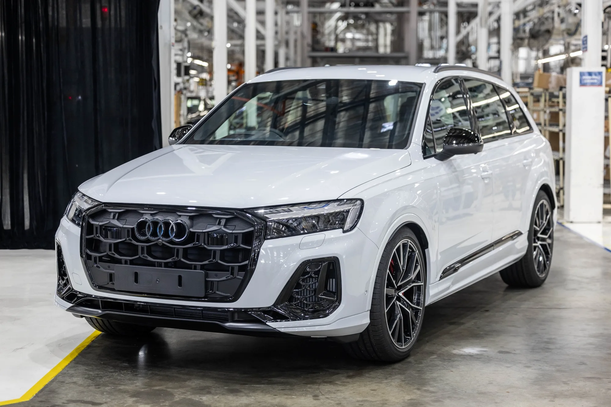 Audi Q7 in Pekan factory