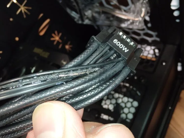 Power-Cable-PSU-Seasonic-RTX-5070-Burn-1