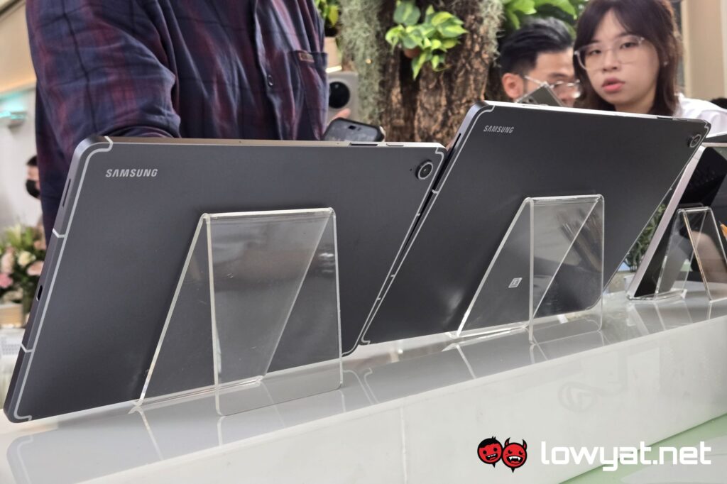 Samsung Galaxy Tab S10 pair back