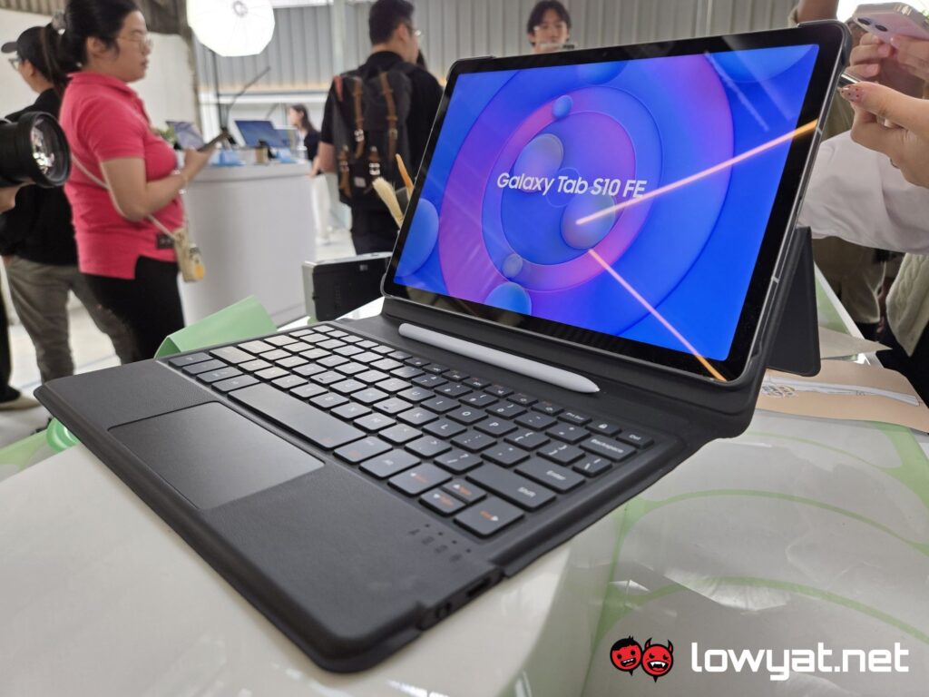 Samsung Galaxy Tab S10 w keyboard