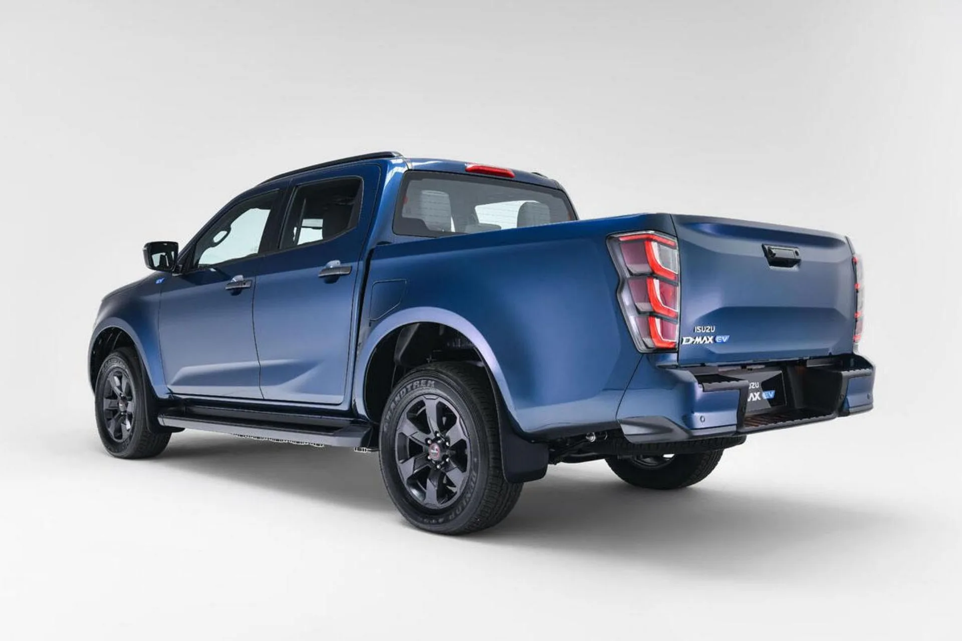 Isuzu D-Max EV rear look 