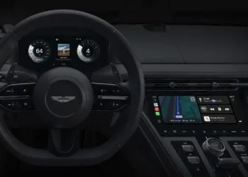 Aston Martin Apple CarPlay Ultra