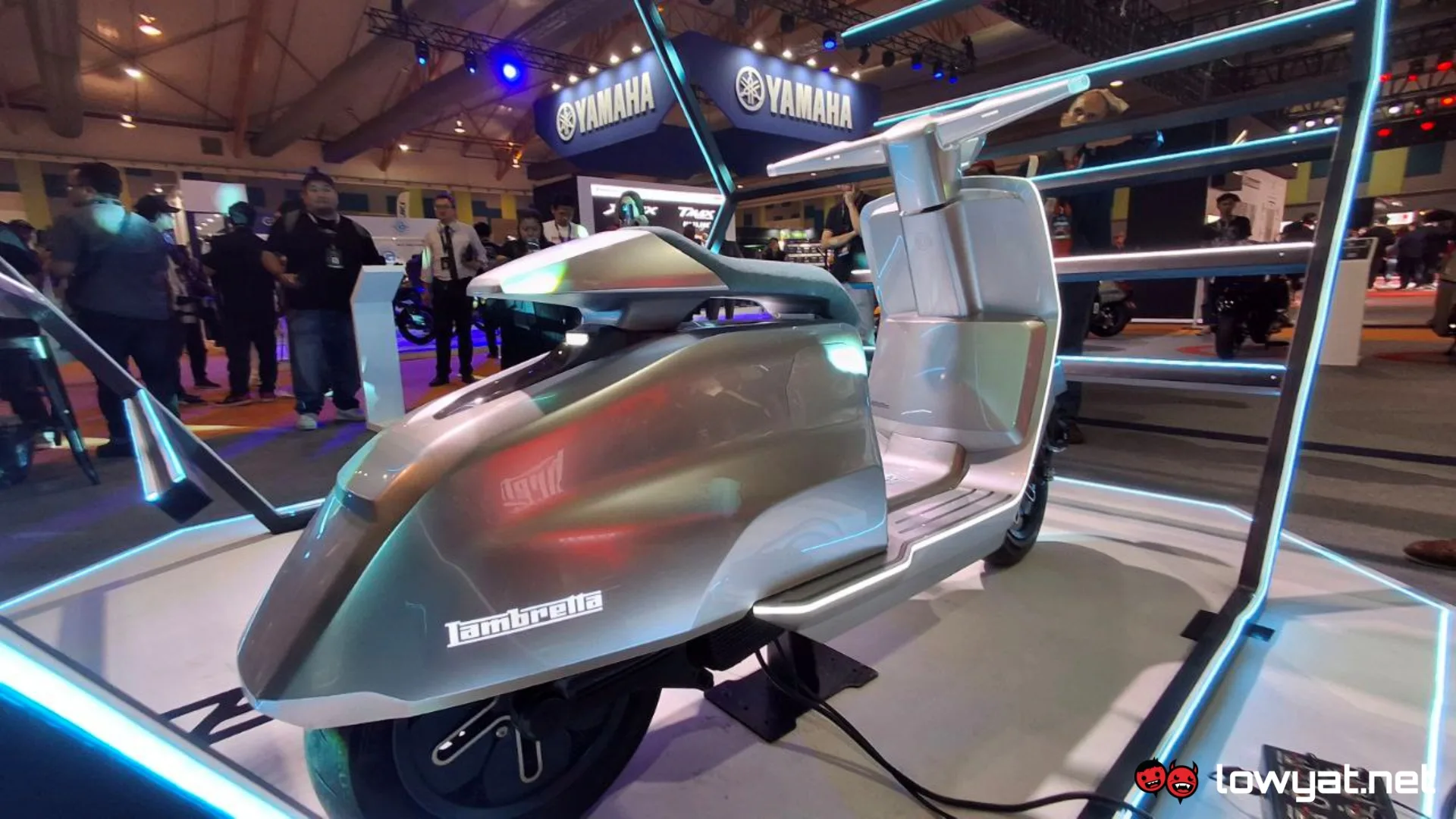 The rear end of the Eletrra