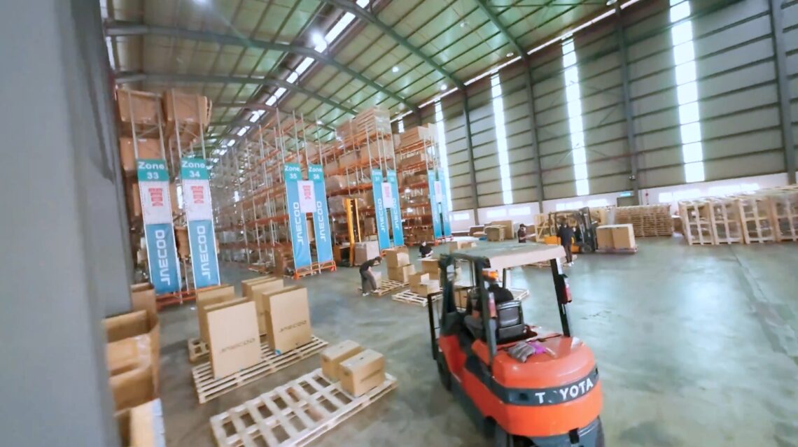 New OMODA | JAECOO parts warehouse.