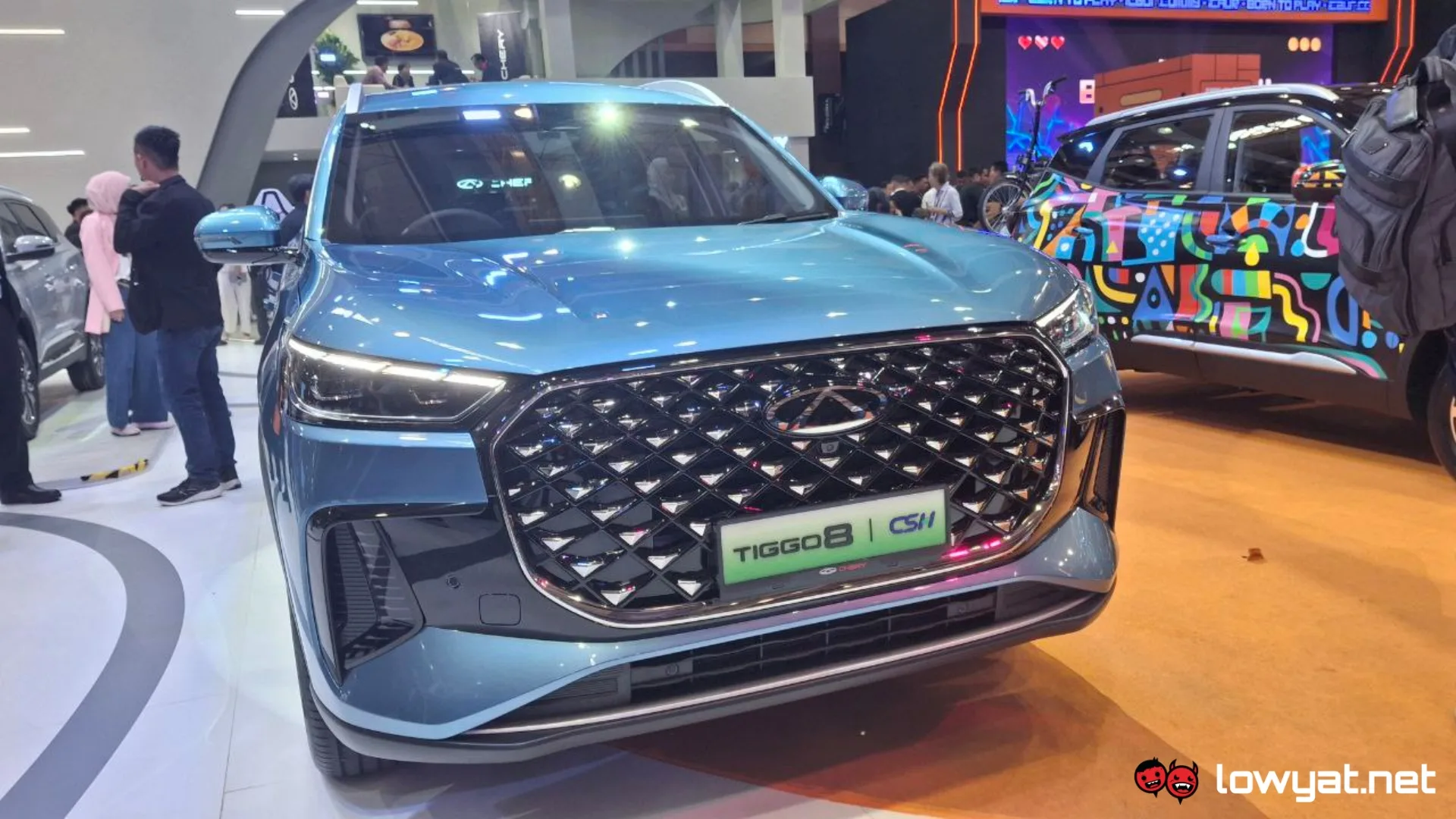 The Tiggo 8 CSH front view
