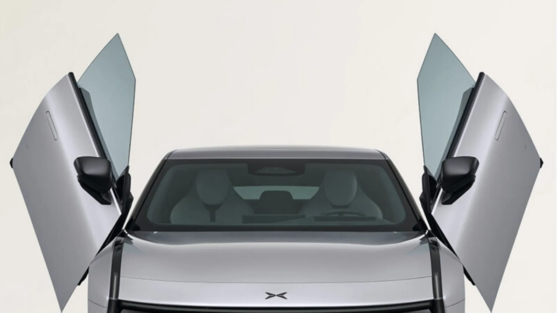 The scissor doors of the Xpeng P7