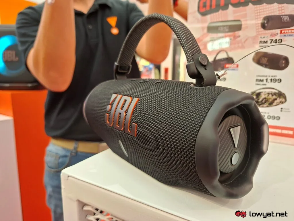JBL Charge 6