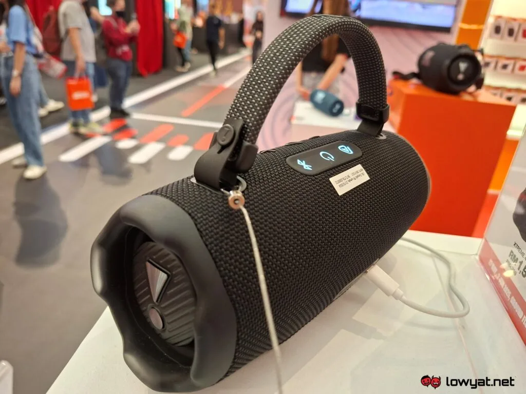 JBL Charge 6