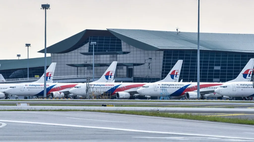 Malaysia Airlines Batik Air Cancel Flights