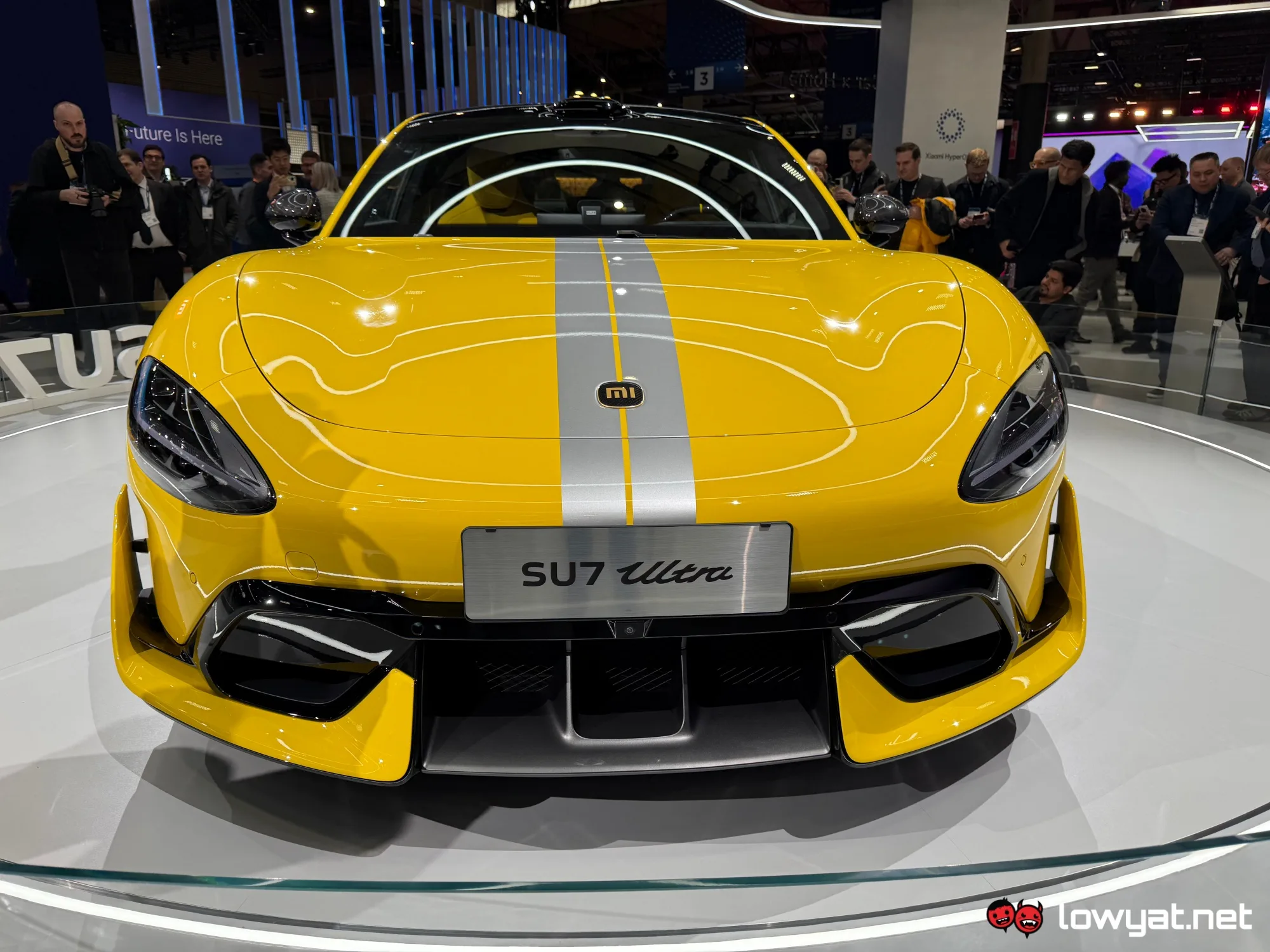 The SU7 Ultra front view 