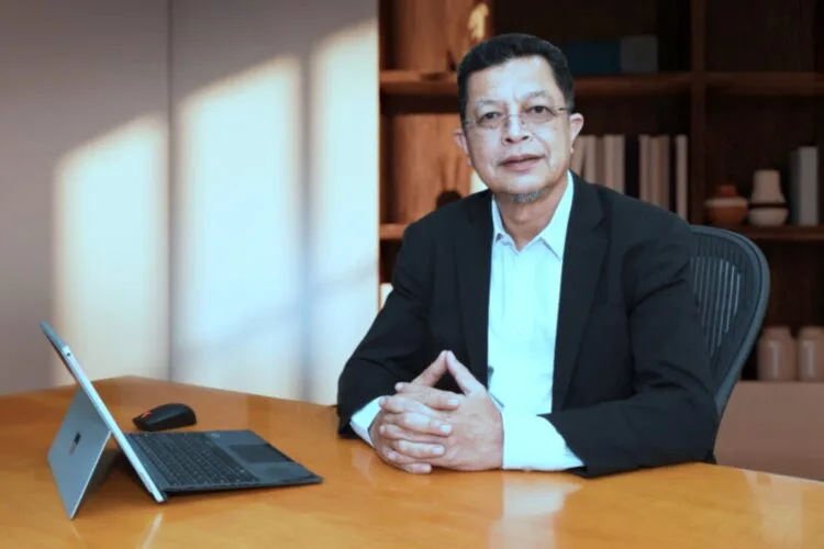 Ainol Azmil as the interim Deputy CEO of Proton
