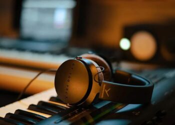 Beyerdynamic-DT700-Pro-X-1