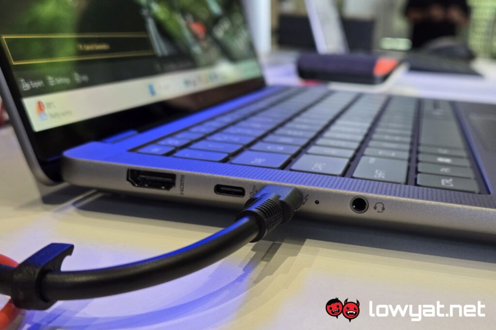 HP ZBook Ultra G1a left