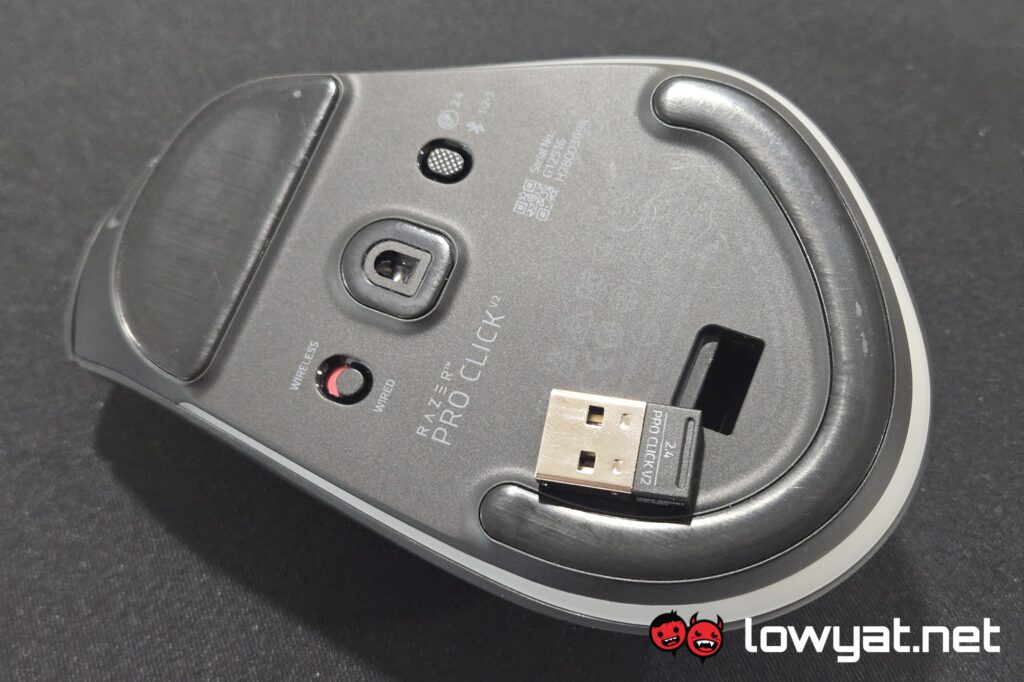 Razer Pro Click V2 under w dongle