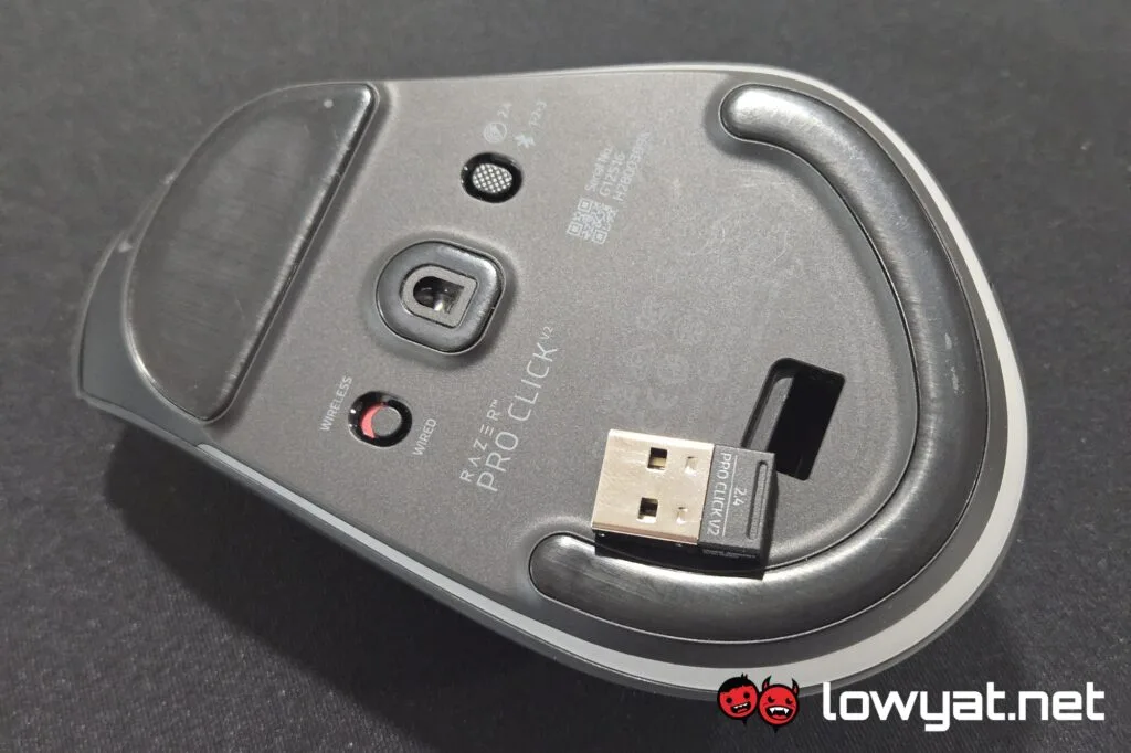 Razer Pro Click V2 under w dongle