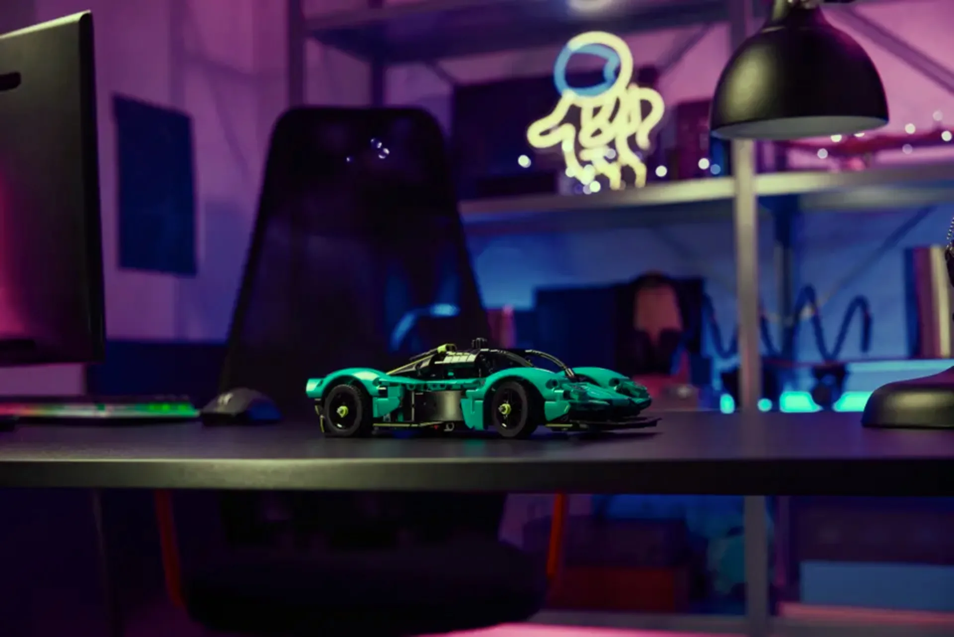 The Lego Technic Aston Martin Valkyrie