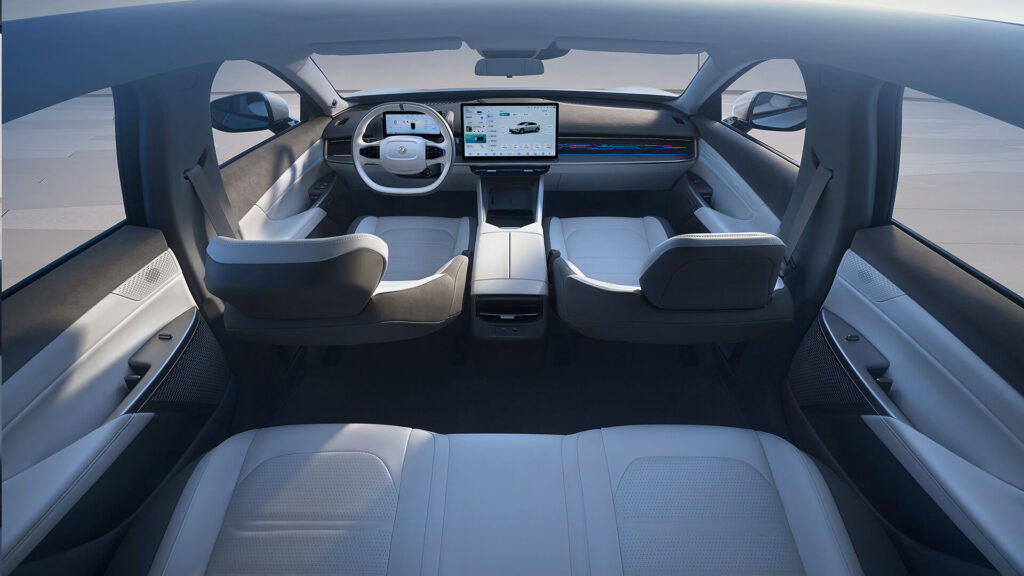 Dongfeng 007 interior