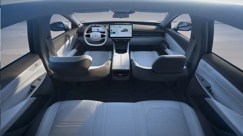 Dongfeng 007 interior