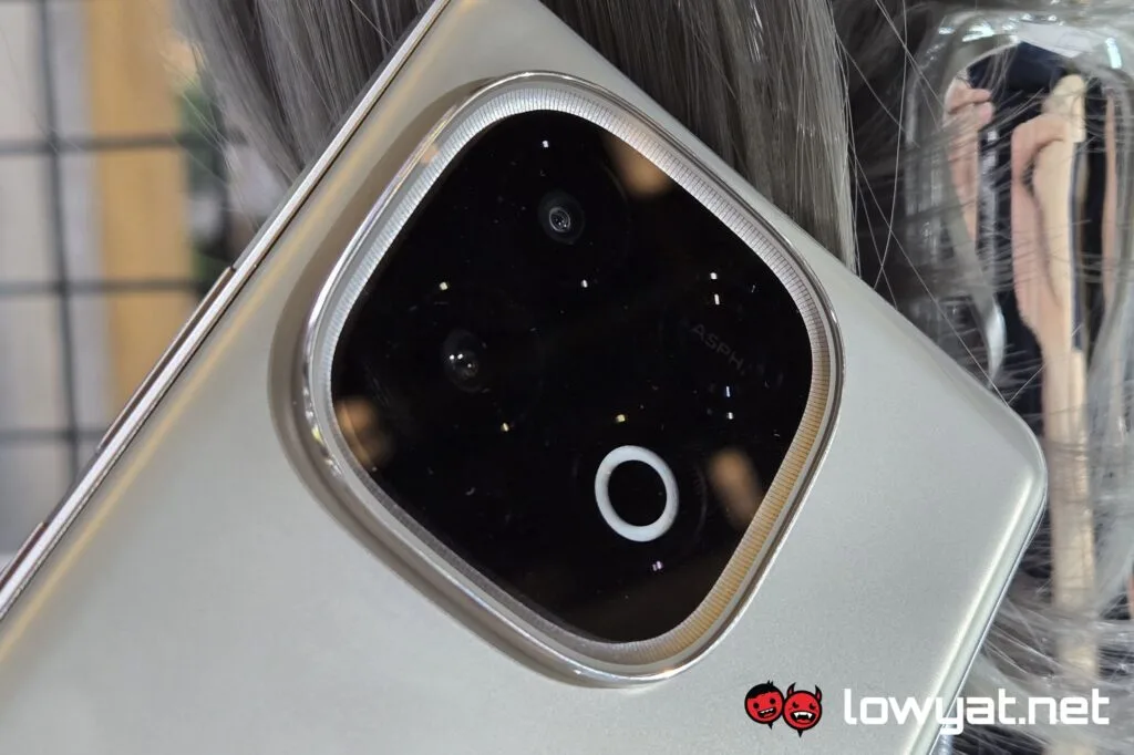 iQOO Neo 10 bump