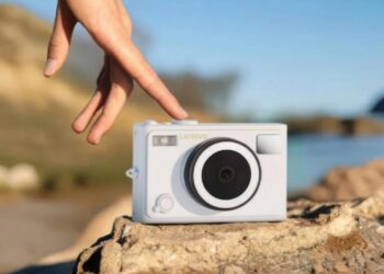 lenovo debuts c55 digital camera china