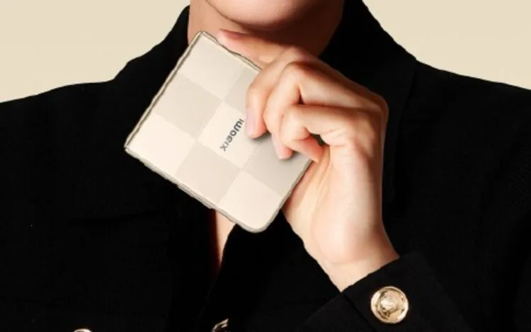 Xiaomi Mix Flip 2