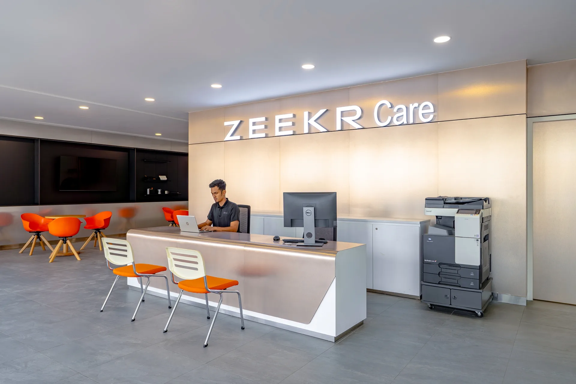 Zeekr Sunway Service Center - Customer Service Advisory and Waiting Area