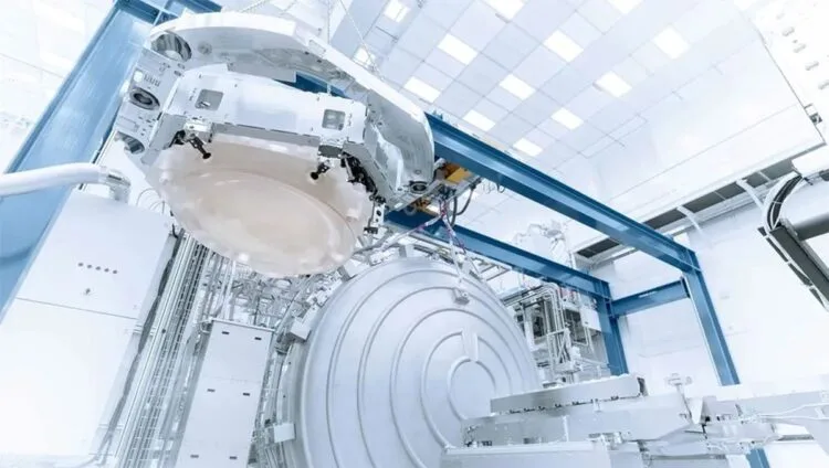 Former ASML Staff Gets Three Years Jail For Sharing Secrets With Russia 1 ASML-EUV-1