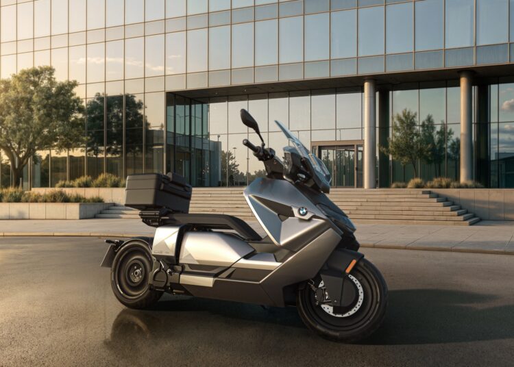 BMW CE 04