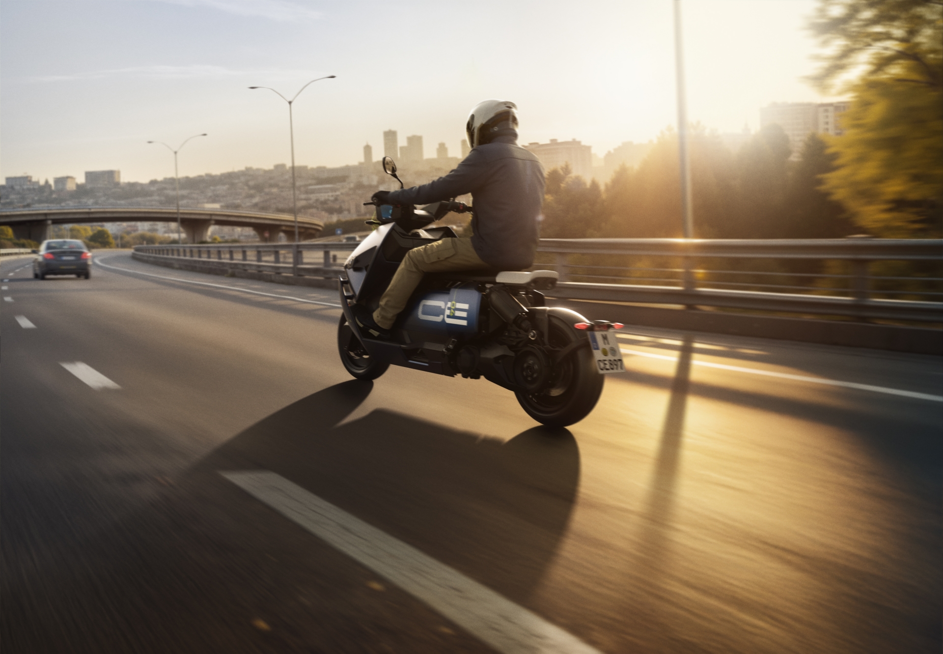BMW CE 04