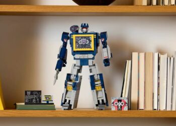 LEGO Transformers Soundwave
