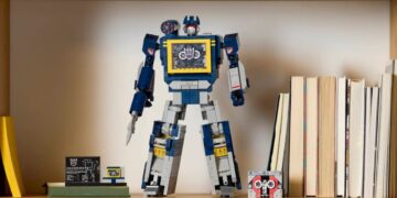 LEGO Transformers Soundwave